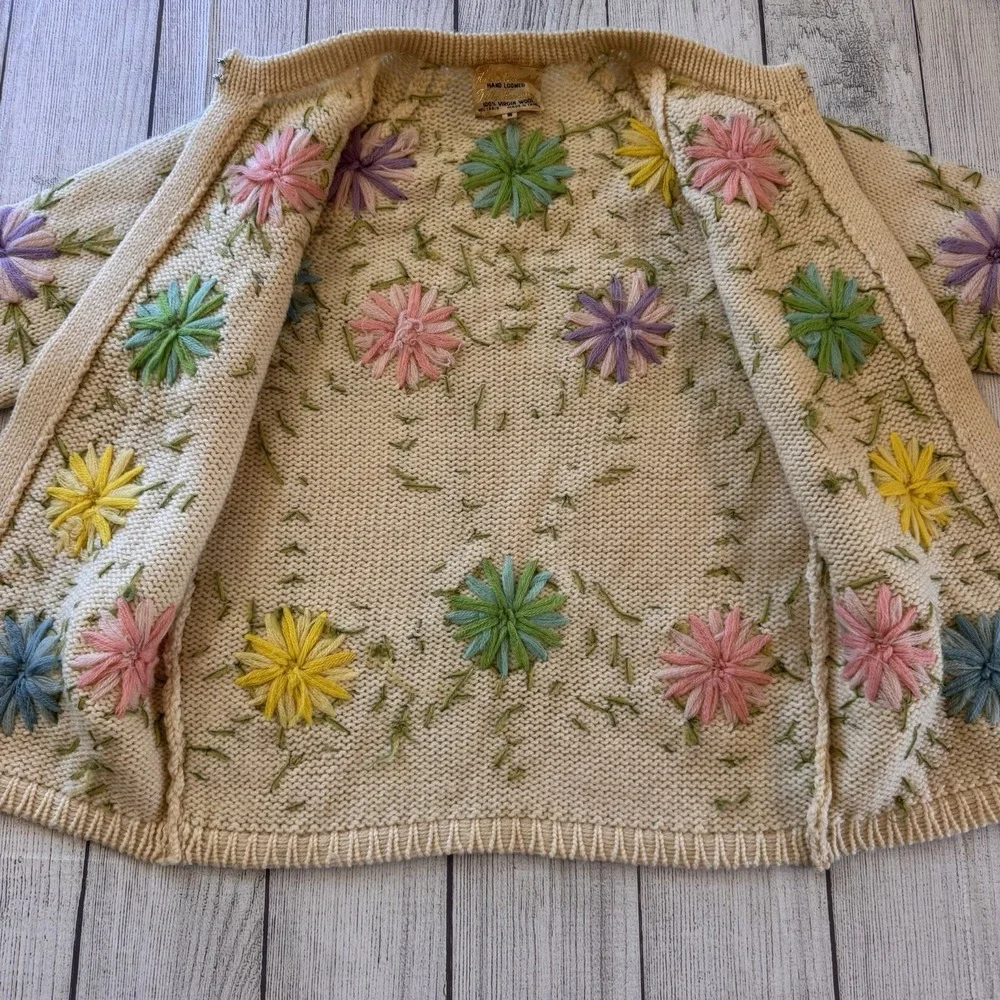 Vintage 1940s Flower Embroidered Granny Cottage Small Sweater Wool Open Cardigan